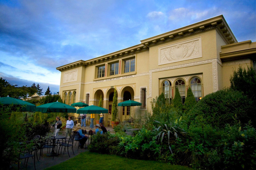 Mcmenamins Kennedy School Hotel Portland Exterior photo